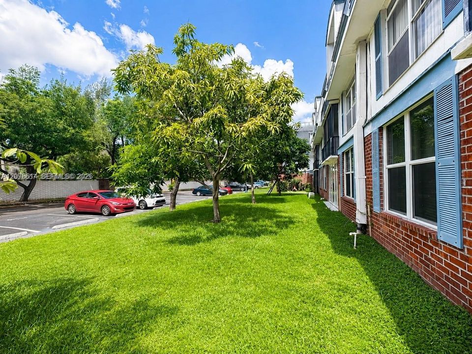 For Rent: $1,350 (0 beds, 1 baths, 550 Square Feet)