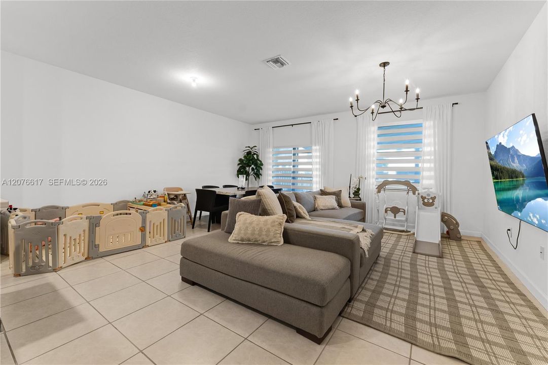 For Rent: $3,500 (4 beds, 3 baths, 1936 Square Feet)