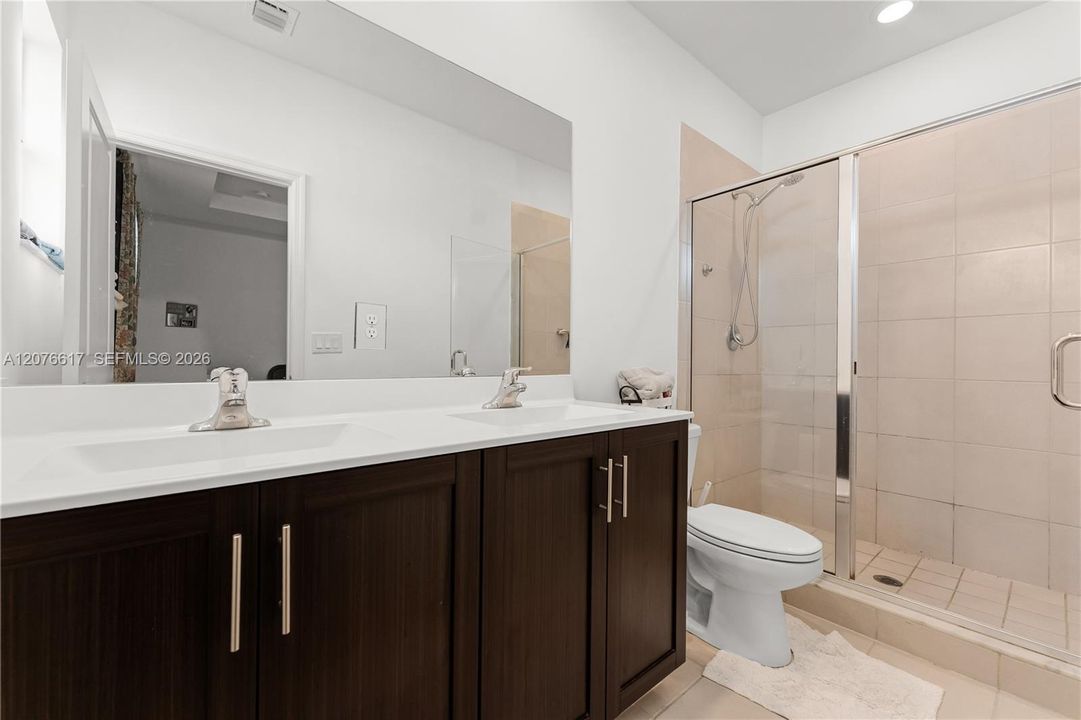 For Rent: $3,500 (4 beds, 3 baths, 1936 Square Feet)