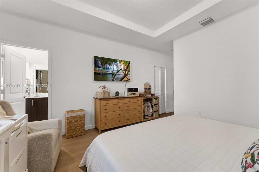 For Rent: $3,500 (4 beds, 3 baths, 1936 Square Feet)