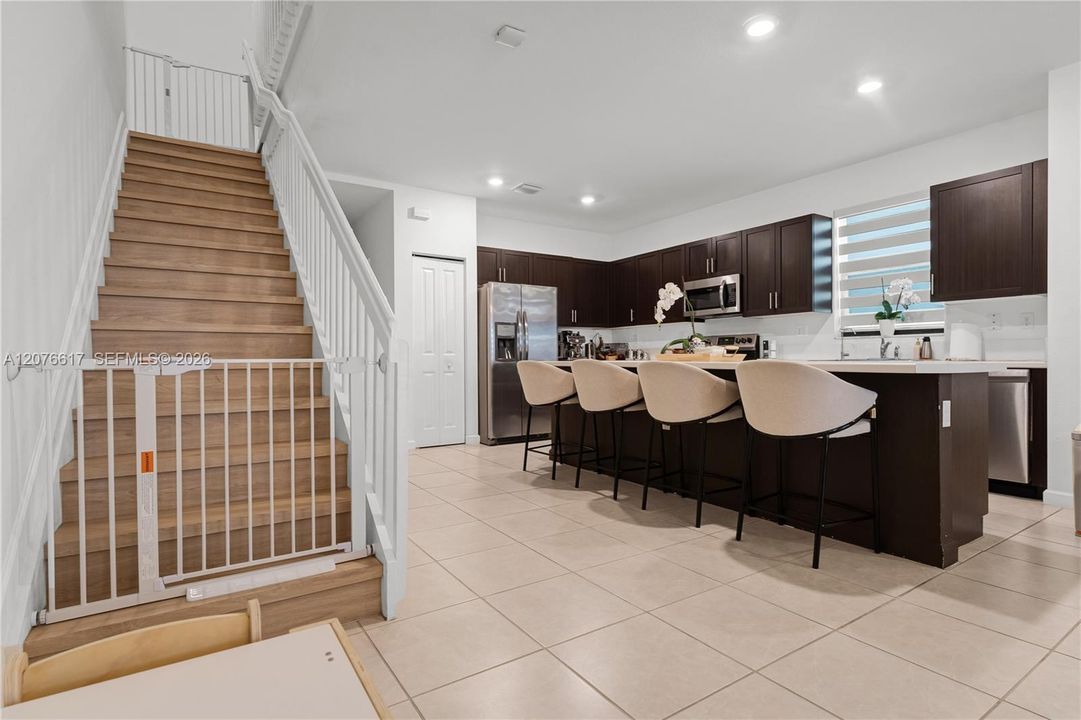 For Rent: $3,500 (4 beds, 3 baths, 1936 Square Feet)