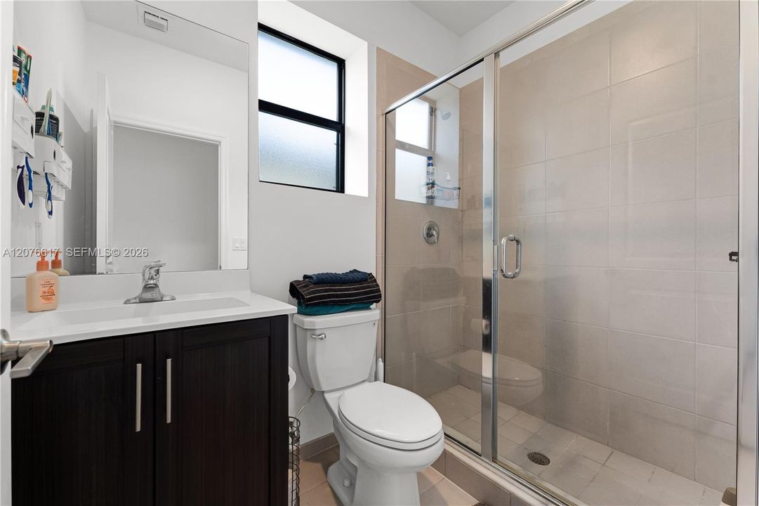 For Rent: $3,500 (4 beds, 3 baths, 1936 Square Feet)