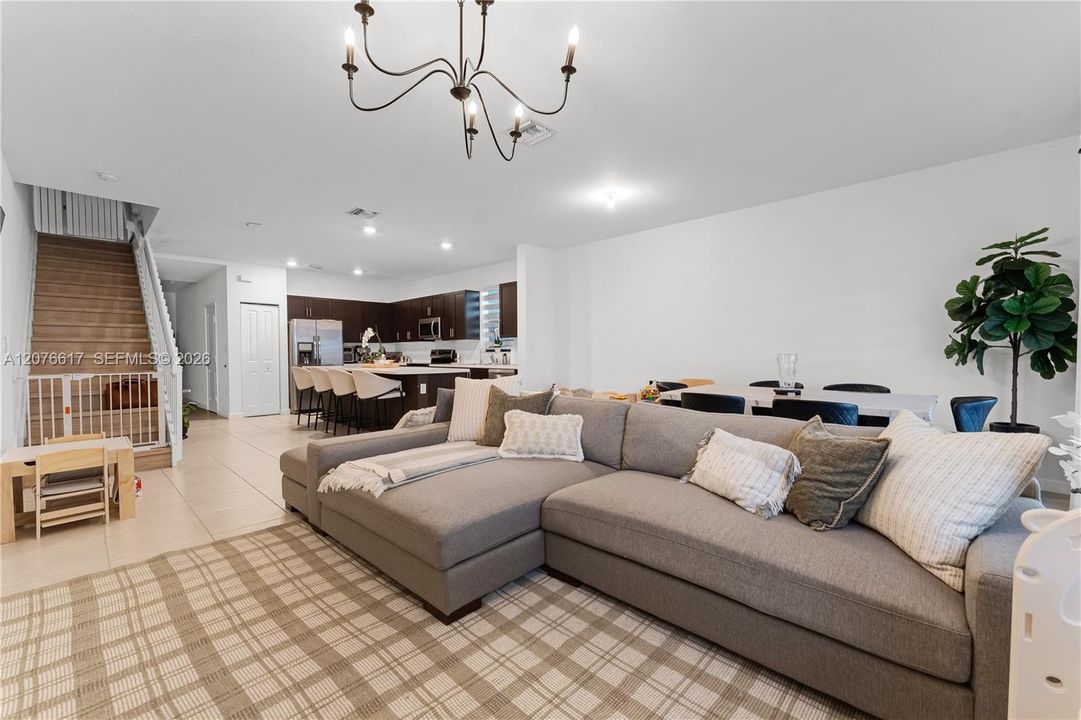 For Rent: $3,500 (4 beds, 3 baths, 1936 Square Feet)