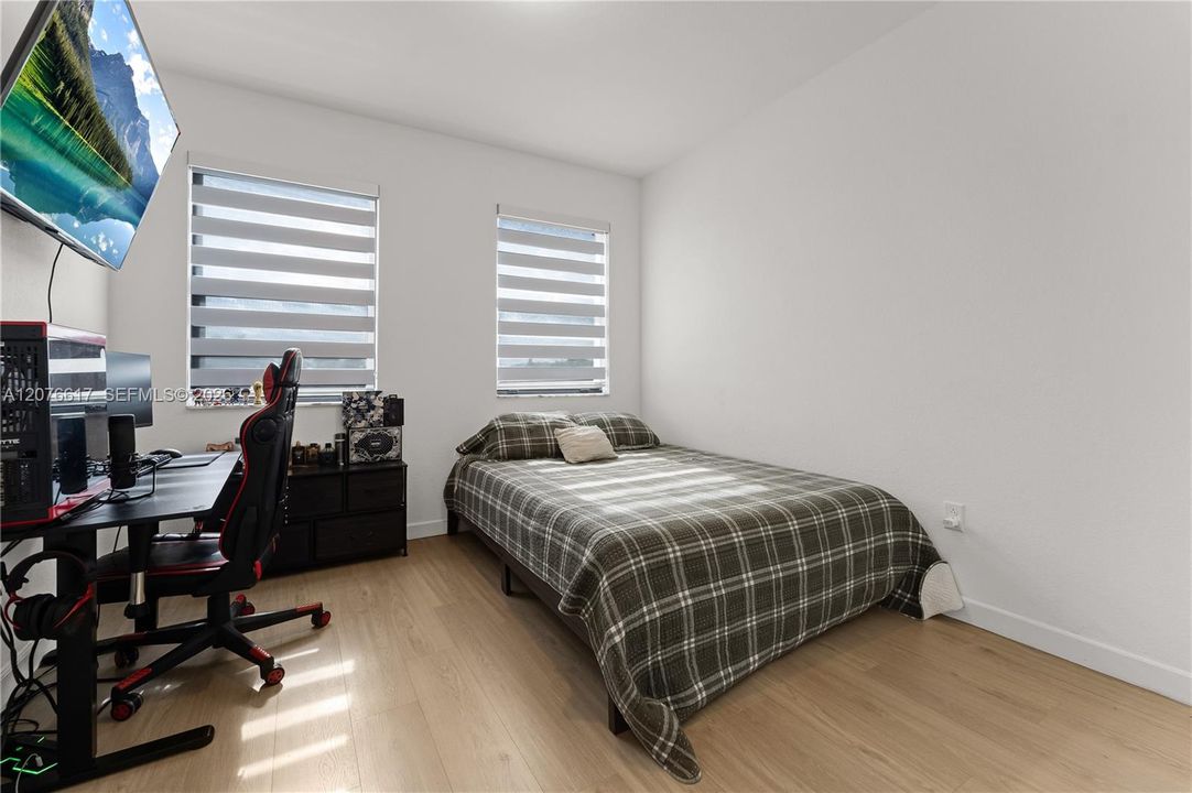 For Rent: $3,500 (4 beds, 3 baths, 1936 Square Feet)