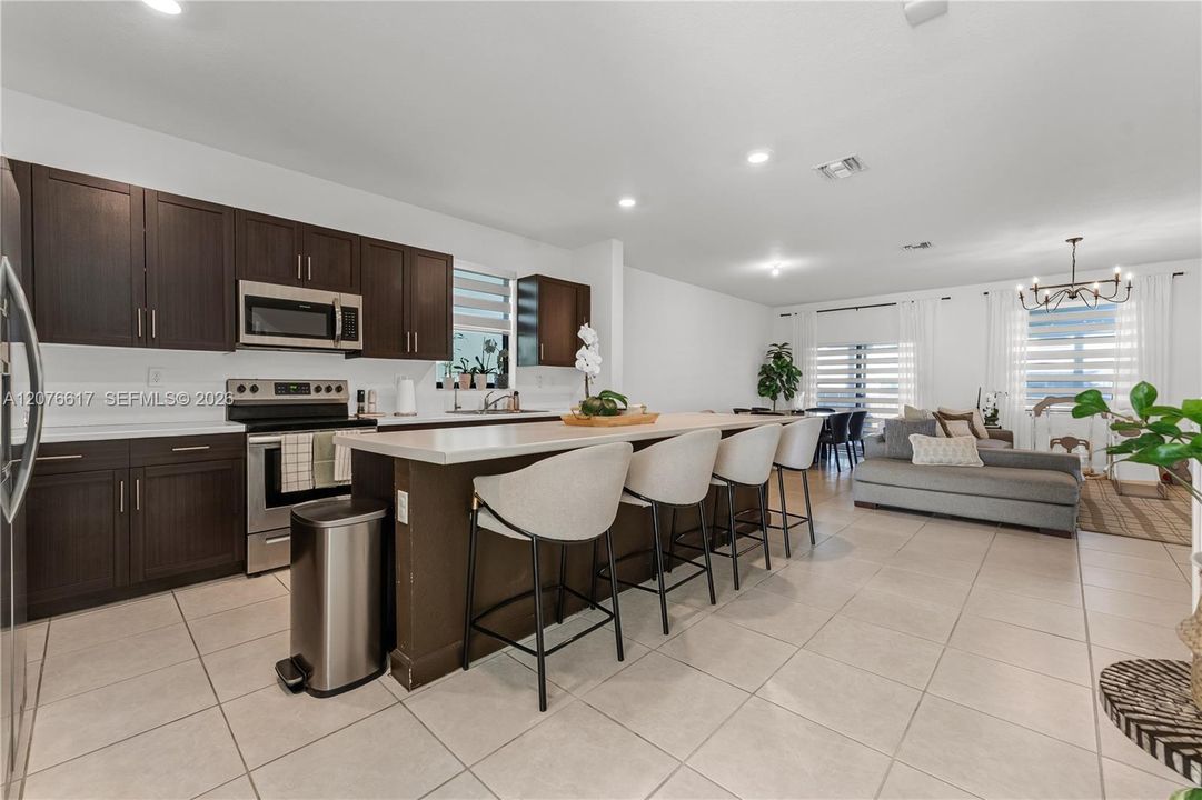 For Rent: $3,500 (4 beds, 3 baths, 1936 Square Feet)