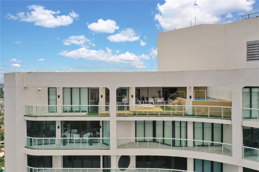 En Renta: $20,000 (4 camas, 3 baños, 4078 Pies cuadrados)
