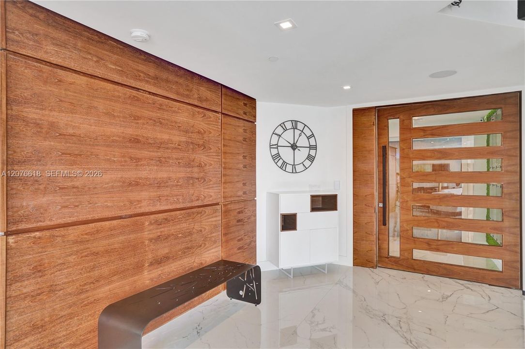 En Renta: $20,000 (4 camas, 3 baños, 4078 Pies cuadrados)