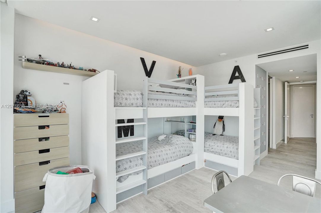 En Renta: $20,000 (4 camas, 3 baños, 4078 Pies cuadrados)