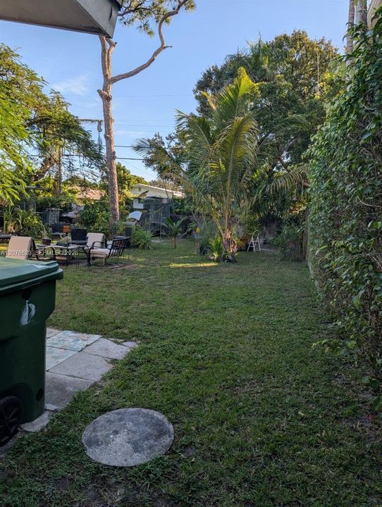 For Rent: $1,750 (1 beds, 1 baths, 1368 Square Feet)