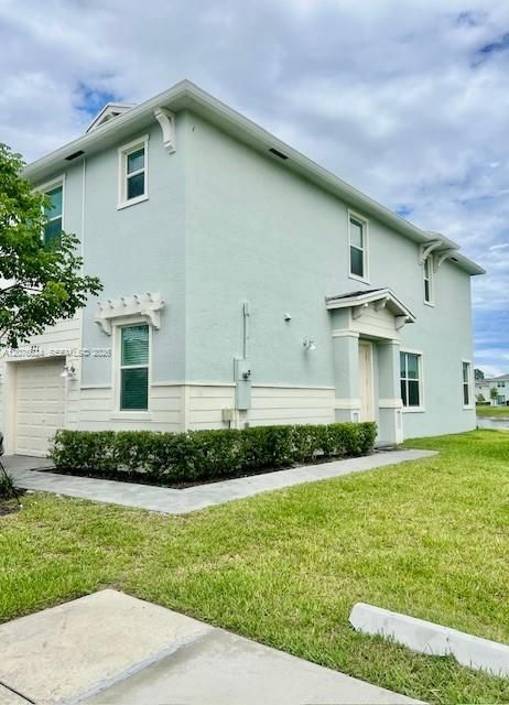 For Rent: $2,750 (4 beds, 2 baths, 1821 Square Feet)
