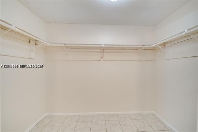 For Rent: $1,350 (1 beds, 1 baths, 850 Square Feet)