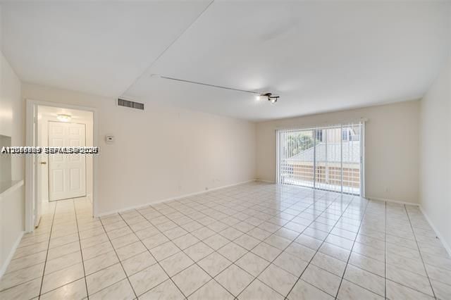 For Rent: $1,350 (1 beds, 1 baths, 850 Square Feet)