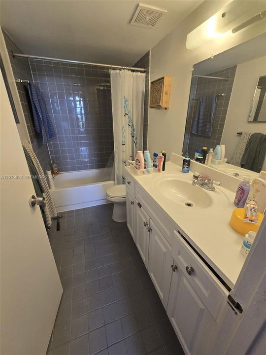 En Venta: $265,000 (2 camas, 2 baños, 974 Pies cuadrados)