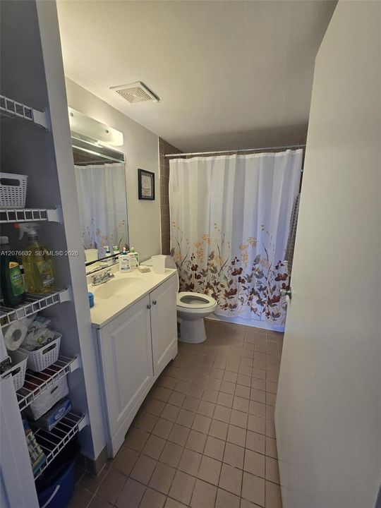 En Venta: $265,000 (2 camas, 2 baños, 974 Pies cuadrados)