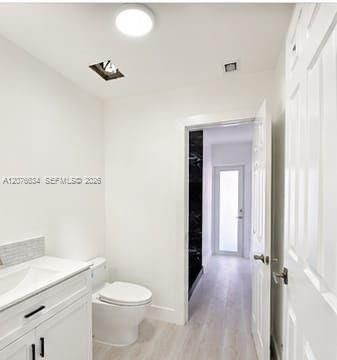 For Sale: $895,000 (4 beds, 2 baths, 1999 Square Feet)