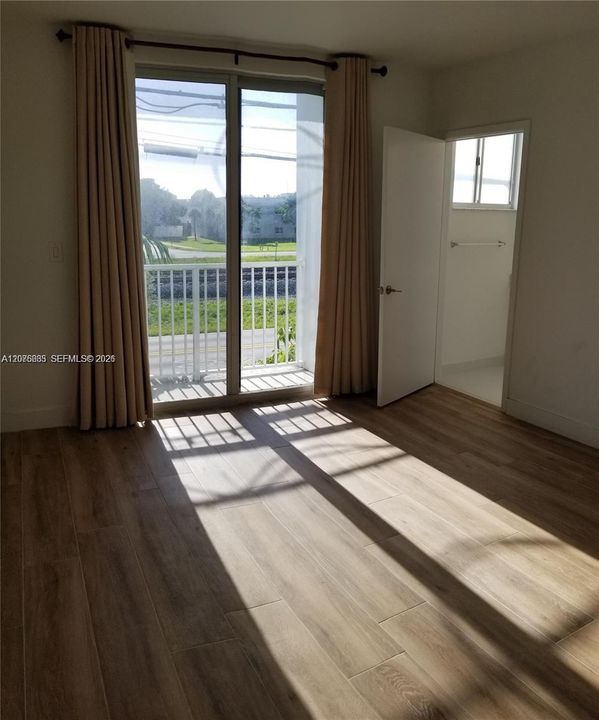 En Renta: $2,750 (3 camas, 2 baños, 1050 Pies cuadrados)
