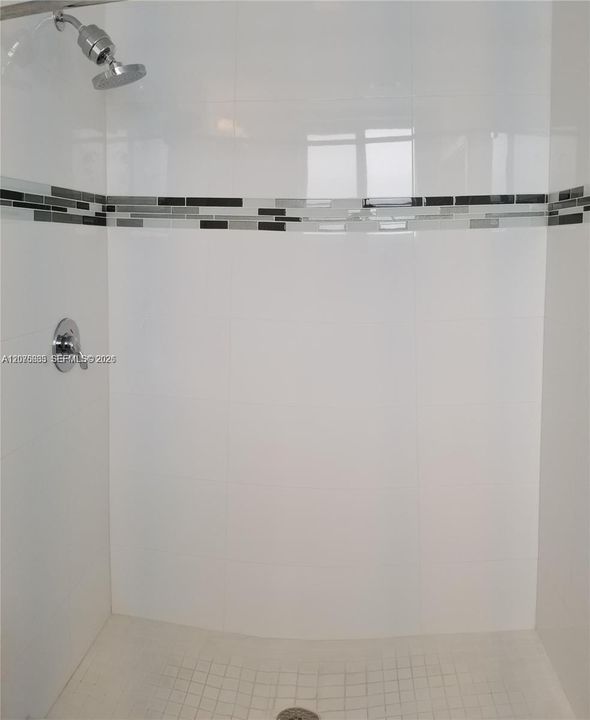 En Renta: $2,750 (3 camas, 2 baños, 1050 Pies cuadrados)
