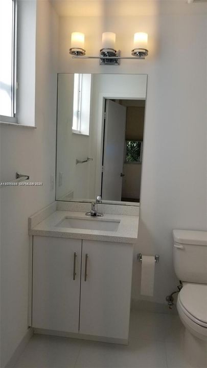 En Renta: $2,750 (3 camas, 2 baños, 1050 Pies cuadrados)