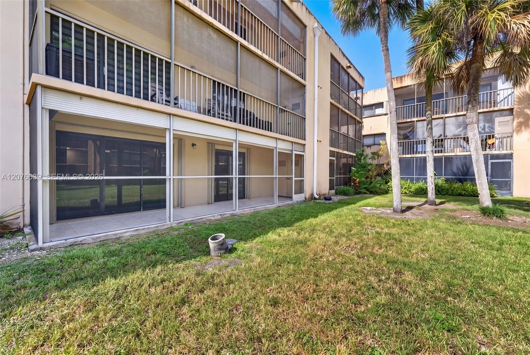 En Venta: $310,000 (2 camas, 2 baños, 985 Pies cuadrados)