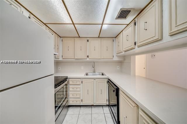 For Sale: $135,000 (1 beds, 1 baths, 850 Square Feet)