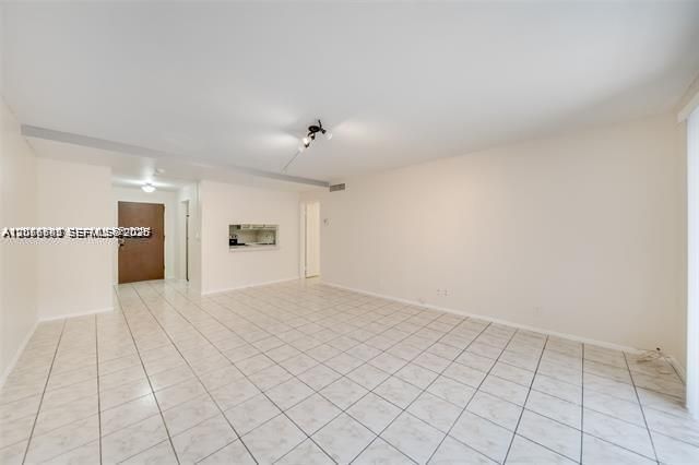 For Sale: $135,000 (1 beds, 1 baths, 850 Square Feet)
