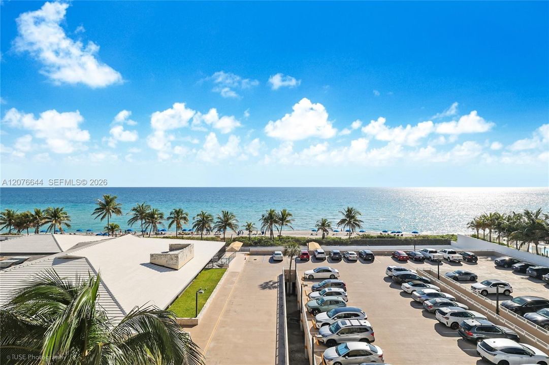 For Sale: $550,000 (2 beds, 2 baths, 1340 Square Feet)