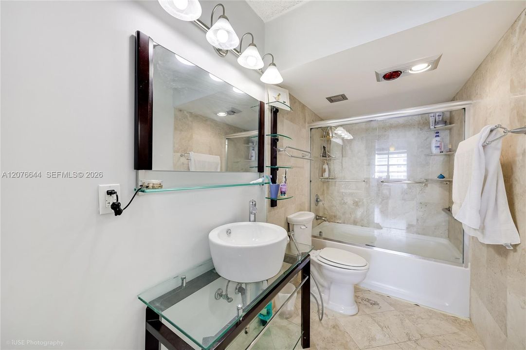 For Sale: $550,000 (2 beds, 2 baths, 1340 Square Feet)
