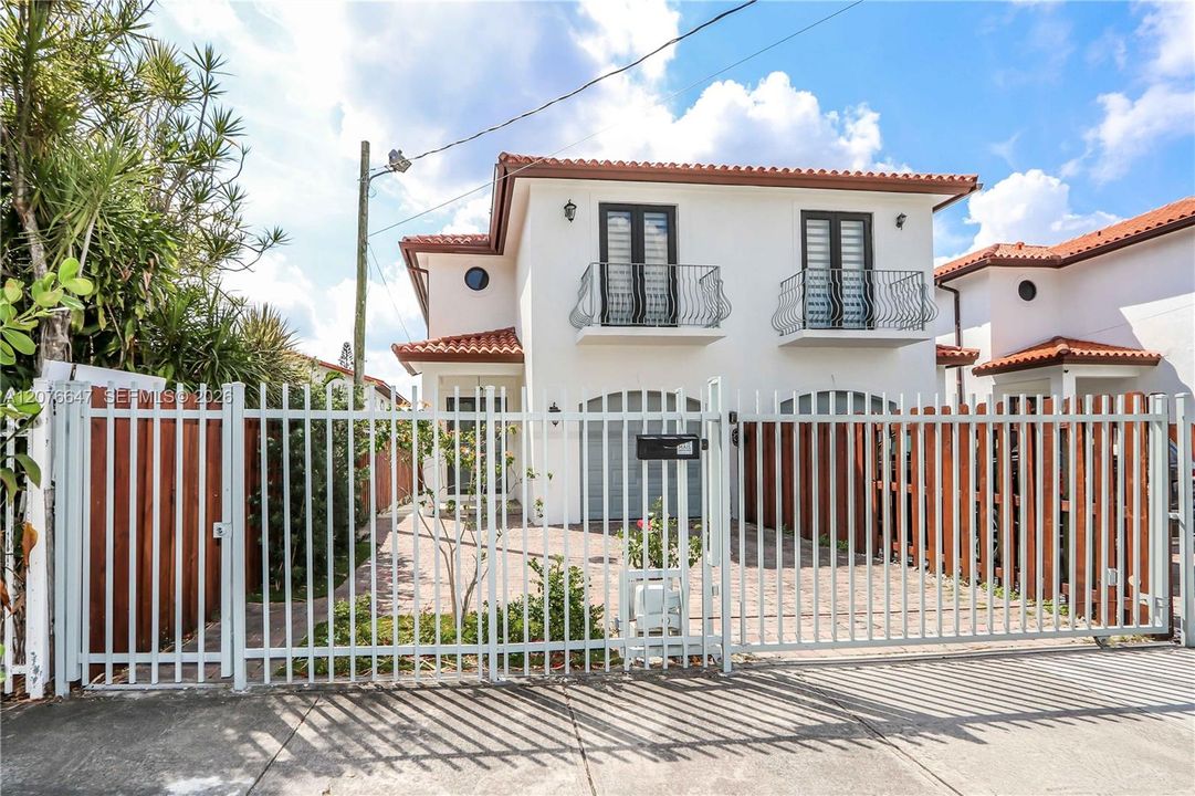 На продажу: $950,000 (3 спален, 3 ванн, 2185 Квадратных фут)