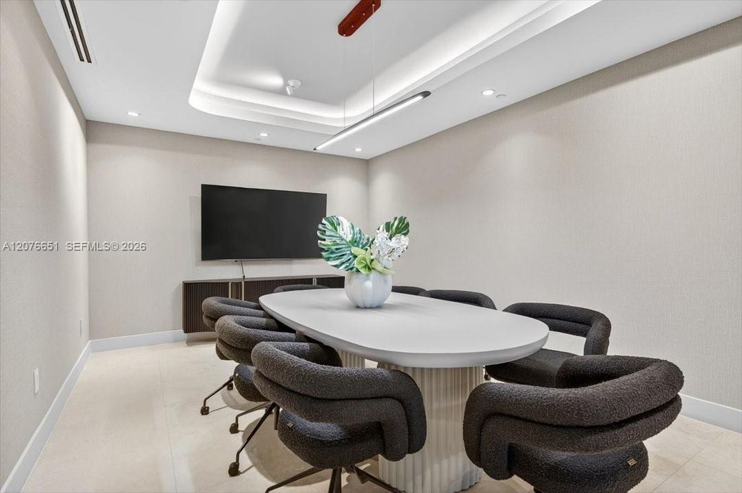 待售: $3,285,000 (4 贝兹, 5 浴室, 2520 平方英尺)