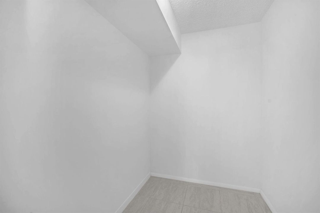 Walk-in closet