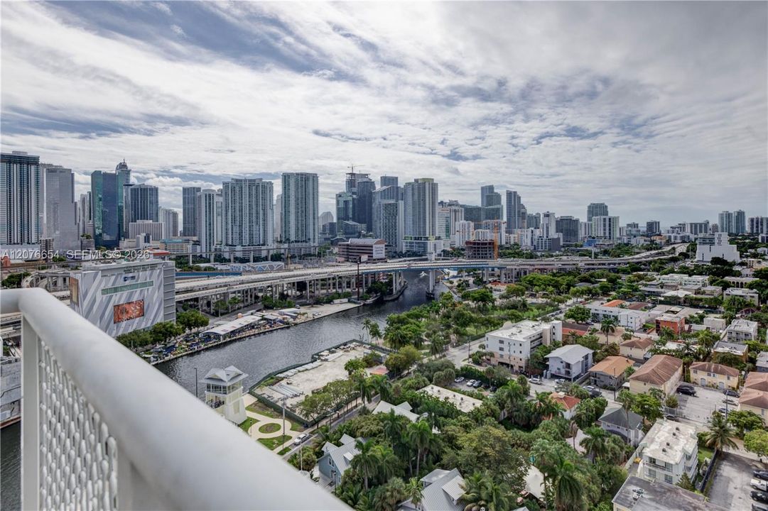 En Venta: $599,999 (3 camas, 2 baños, 1418 Pies cuadrados)