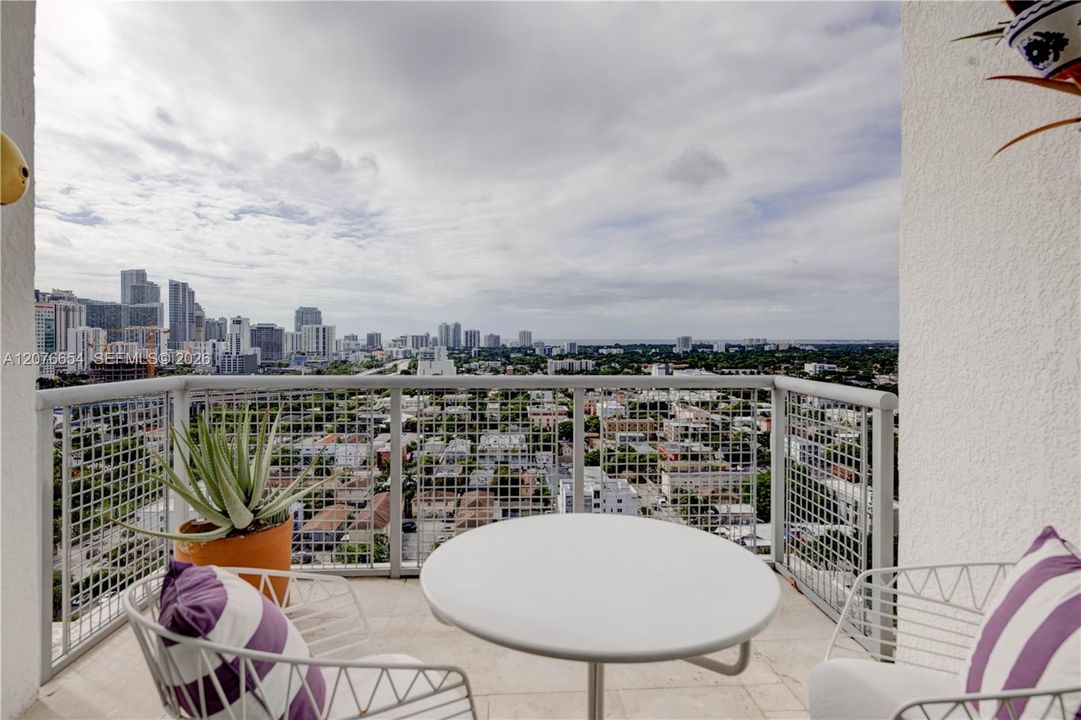 En Venta: $599,999 (3 camas, 2 baños, 1418 Pies cuadrados)