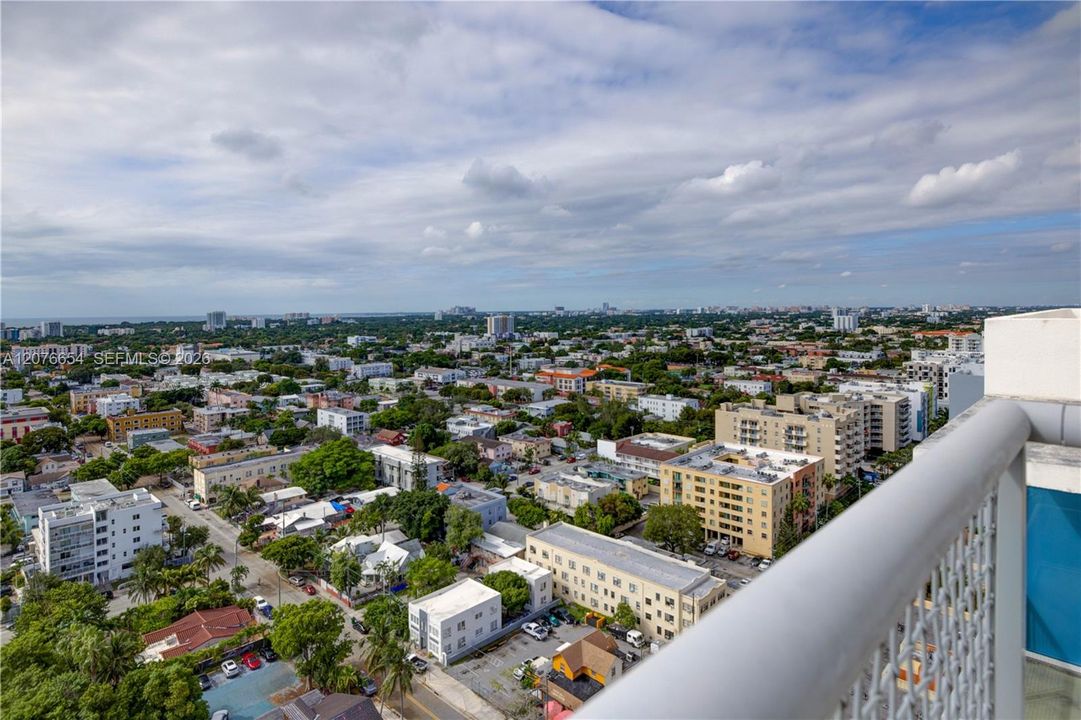 En Venta: $599,999 (3 camas, 2 baños, 1418 Pies cuadrados)