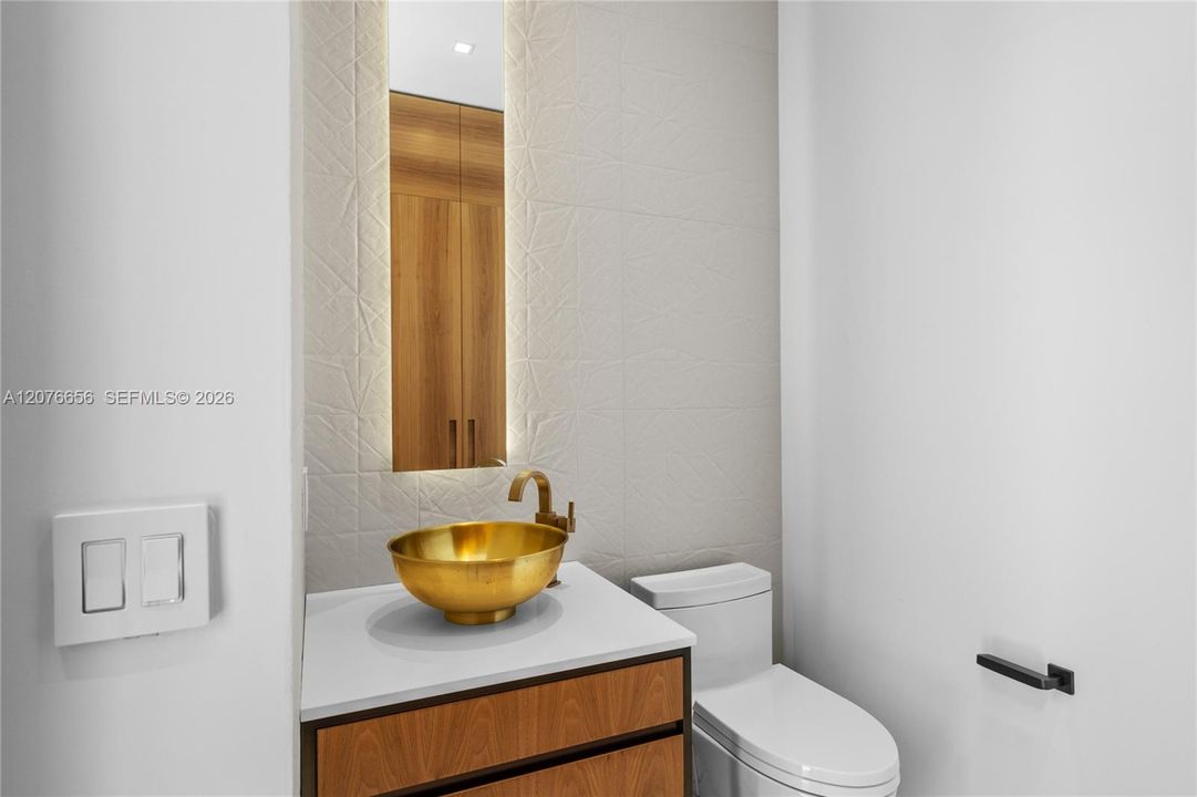 For Rent: $27,000 (2 beds, 2 baths, 2168 Square Feet)