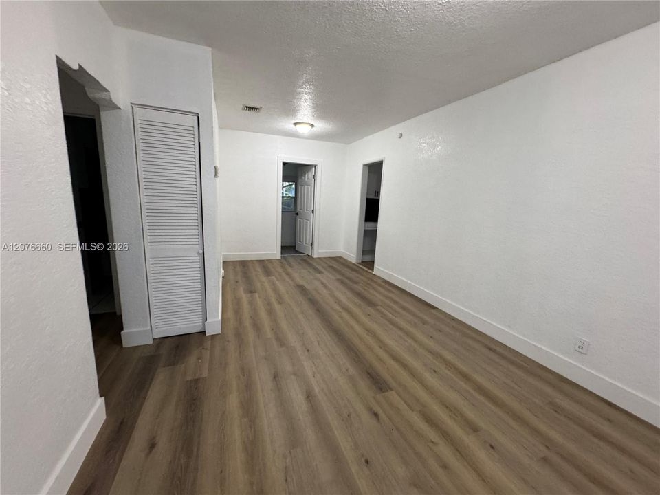 En Venta: $749,999 (3 camas, 2 baños, 971 Pies cuadrados)