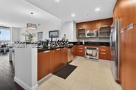 В аренду: $4,950 (2 спален, 2 ванн, 1735 Квадратных фут)