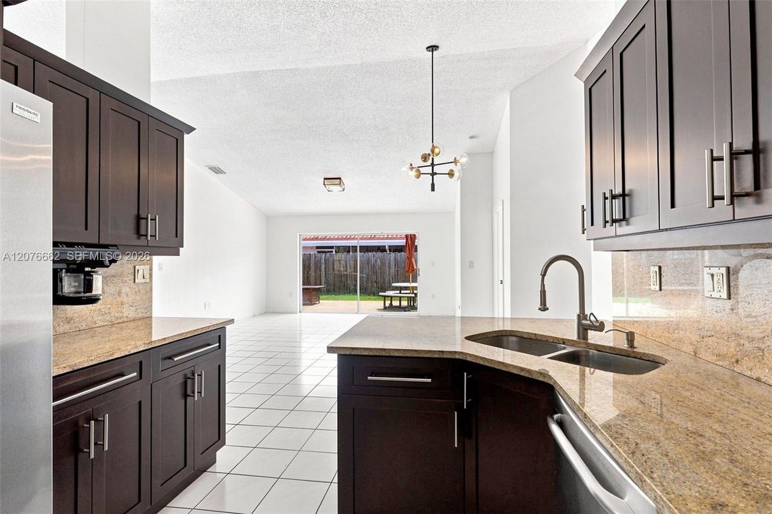 For Sale: $679,000 (3 beds, 2 baths, 1628 Square Feet)