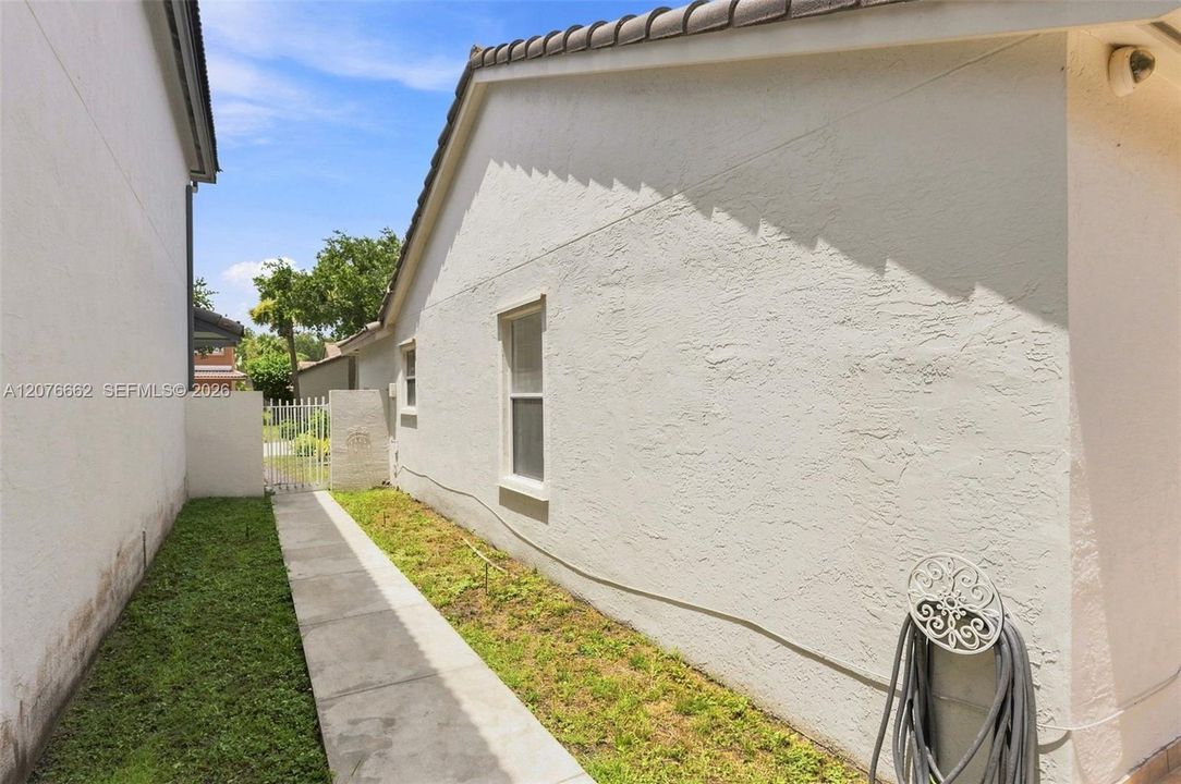 For Sale: $679,000 (3 beds, 2 baths, 1628 Square Feet)