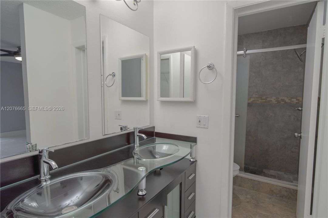 For Rent: $2,400 (3 beds, 2 baths, 1115 Square Feet)