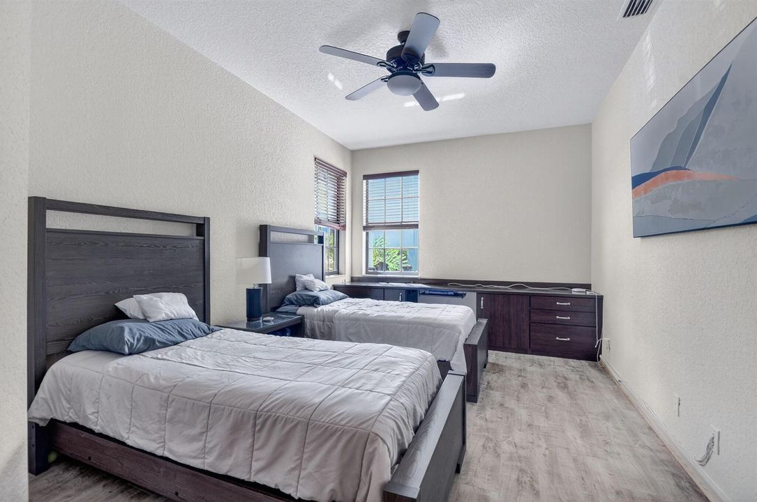 Guest bedroom