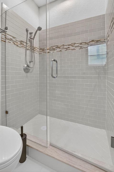 Guest ensuite bath
