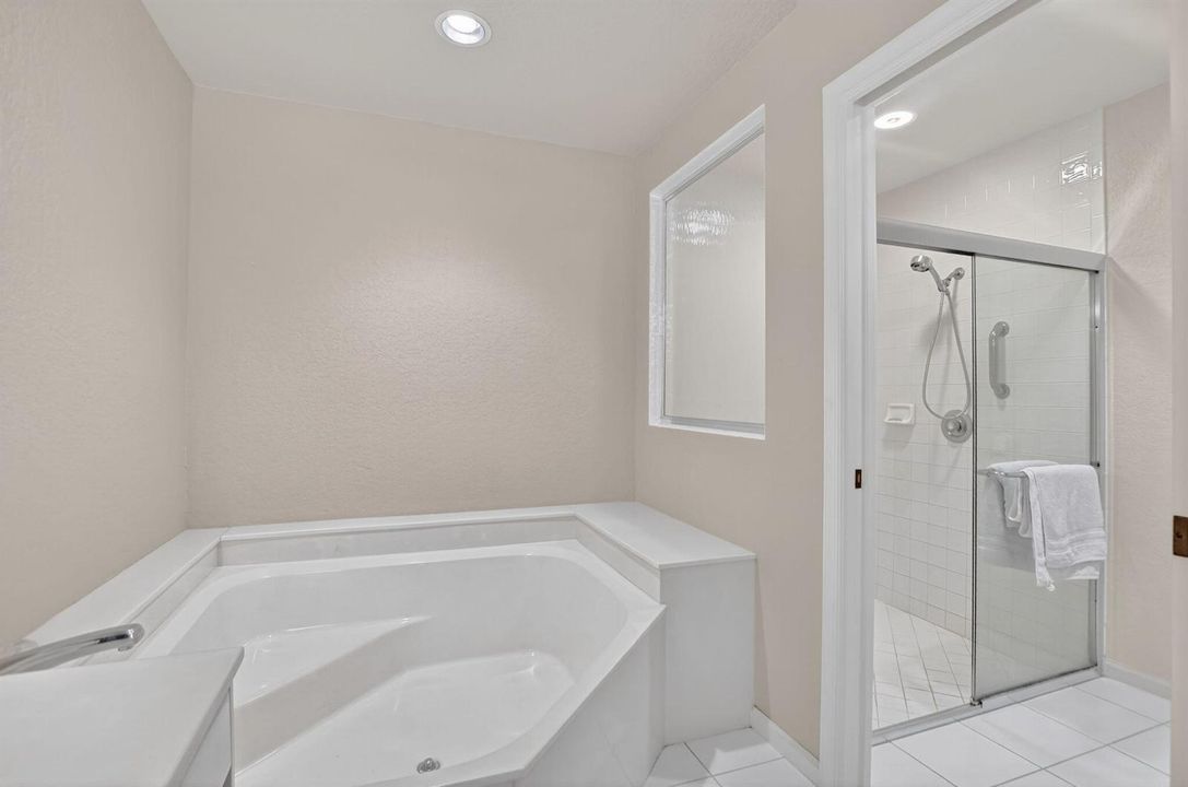 Separate Tub/Shower