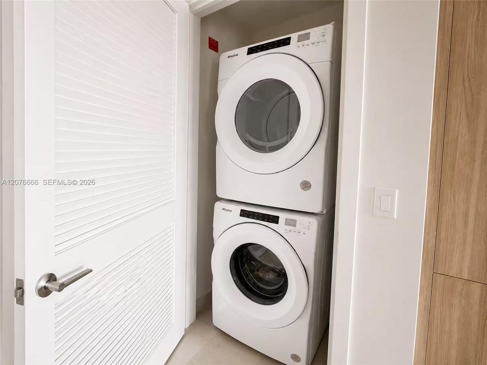 На продажу: $555,000 (1 спален, 1 ванн, 588 Квадратных фут)