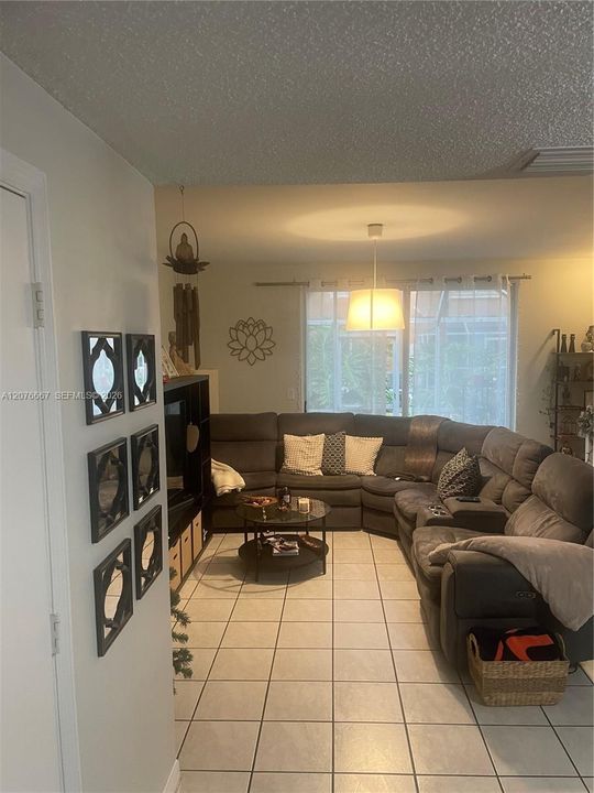 For Sale: $437,000 (2 beds, 2 baths, 1261 Square Feet)