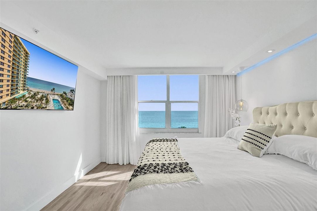 For Rent: $3,000 (1 beds, 1 baths, 835 Square Feet)
