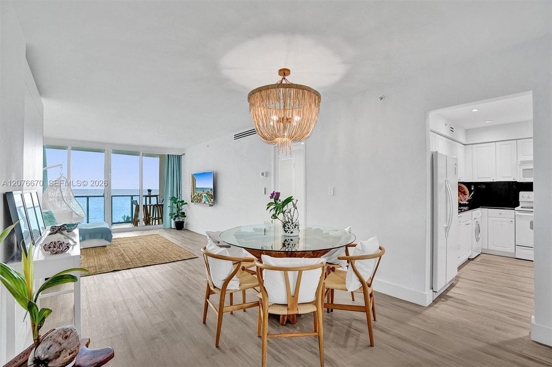 For Rent: $3,000 (1 beds, 1 baths, 835 Square Feet)