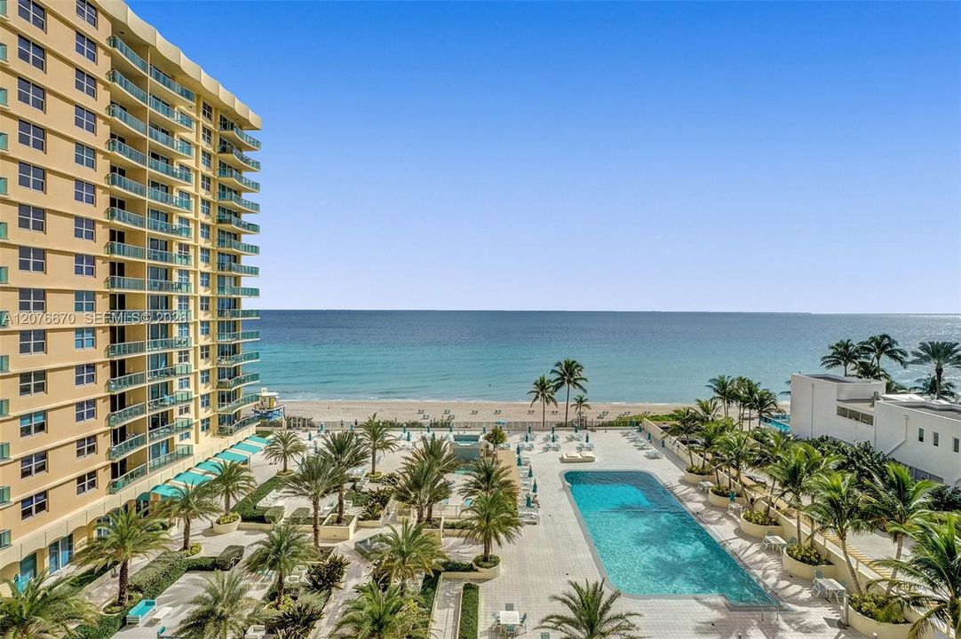For Rent: $3,000 (1 beds, 1 baths, 835 Square Feet)