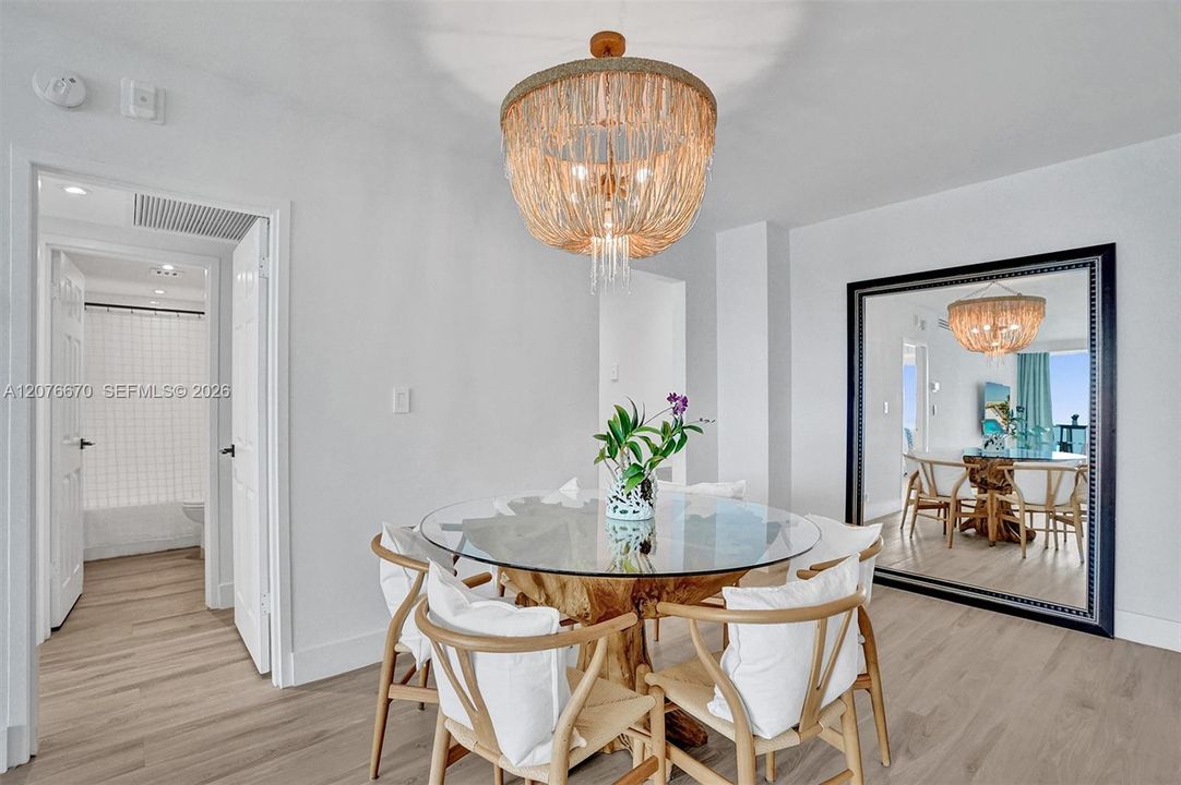 For Rent: $3,000 (1 beds, 1 baths, 835 Square Feet)