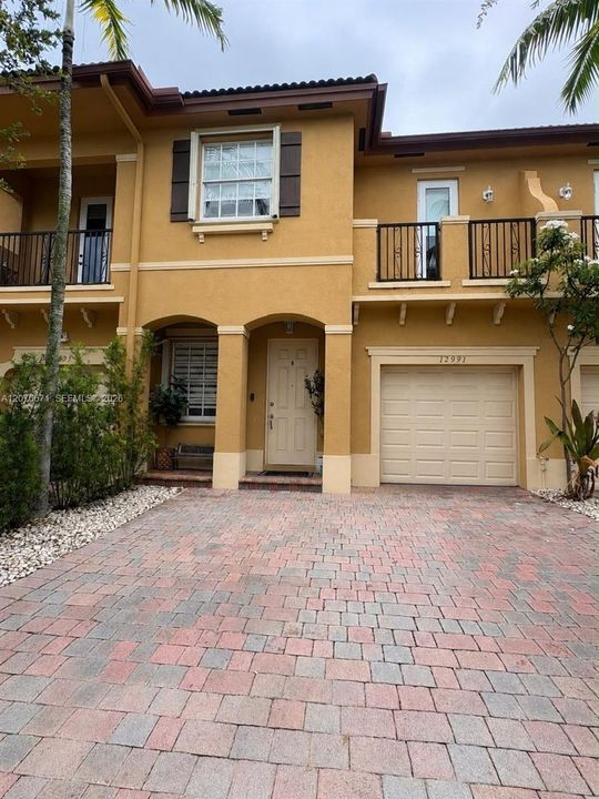 Drive up to your front door large 2 car parking driveway