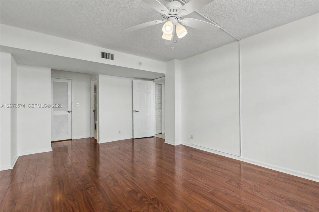 En Venta: $325,000 (2 camas, 2 baños, 1110 Pies cuadrados)